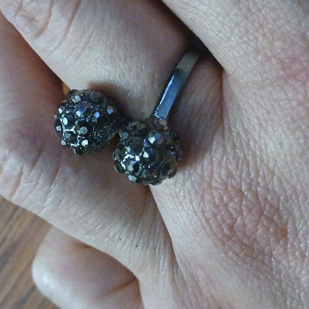 Ring - Picture 5 of 5